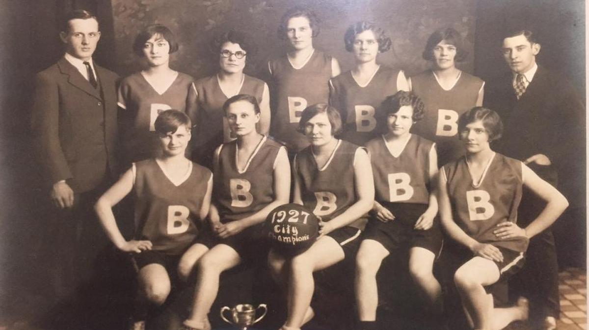 With Leona Shade at guard, the Belleville Turners all-girls basketball team captured the city championship in 1927. That’s Grandma on the top row, last player on the right.